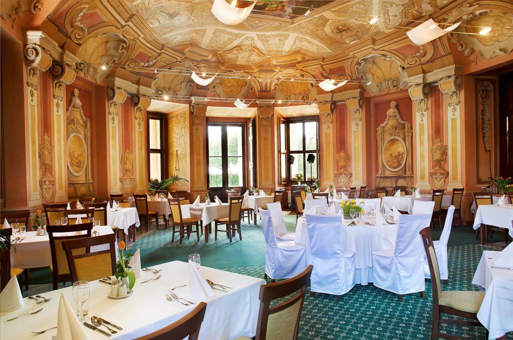 Chateau Liblice Byšice Esterno foto