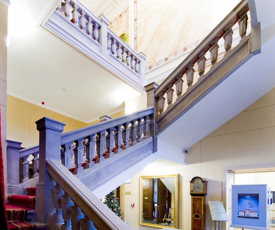 Chateau Liblice Byšice Esterno foto