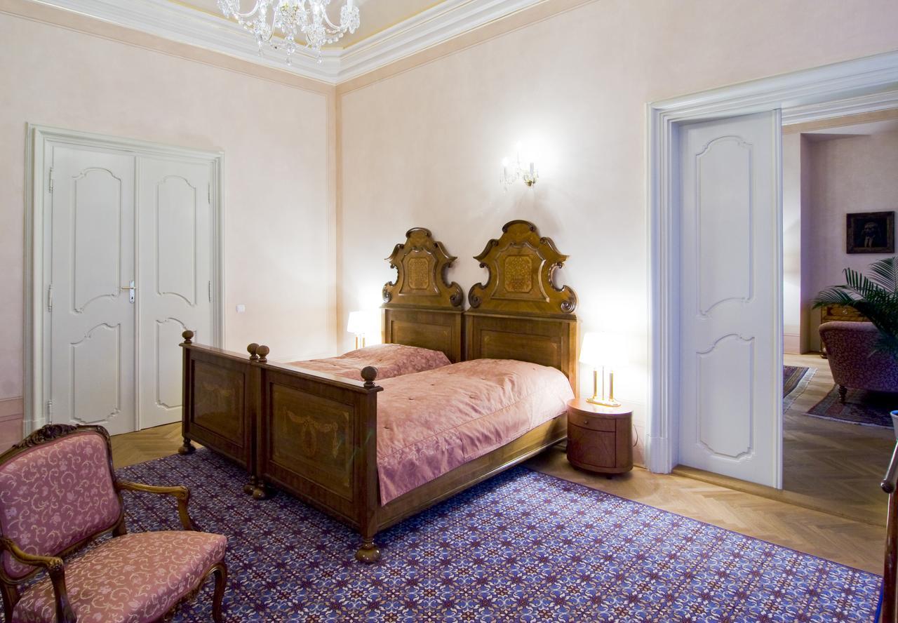 Chateau Liblice Byšice Esterno foto
