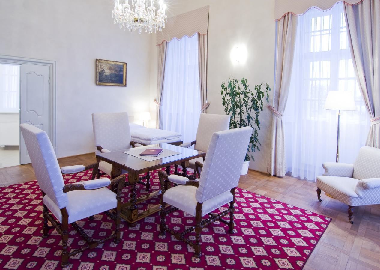 Chateau Liblice Byšice Esterno foto