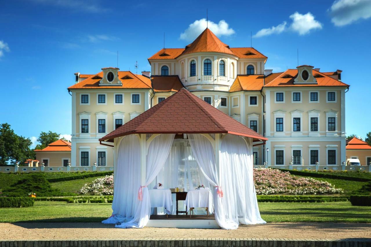 Chateau Liblice Byšice Esterno foto